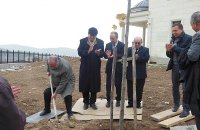 Sitemiz Abdurrahman Sema Karamanlıoğlu Vakfı Camii'nde Fidan Dikimi 1